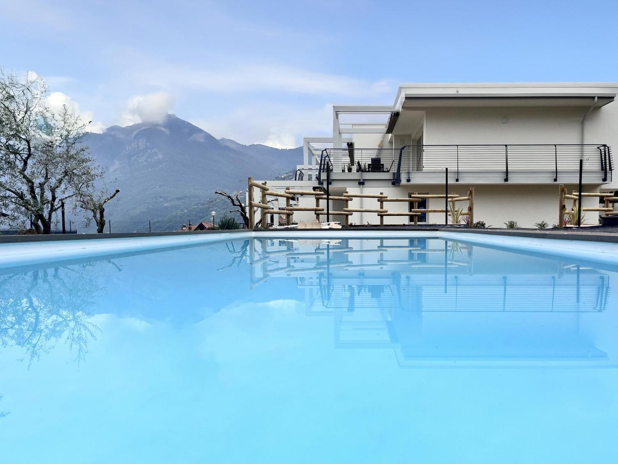Costa Blu - Terrace Overlooking The Lake & Pool Riva di Solto Bagian luar foto