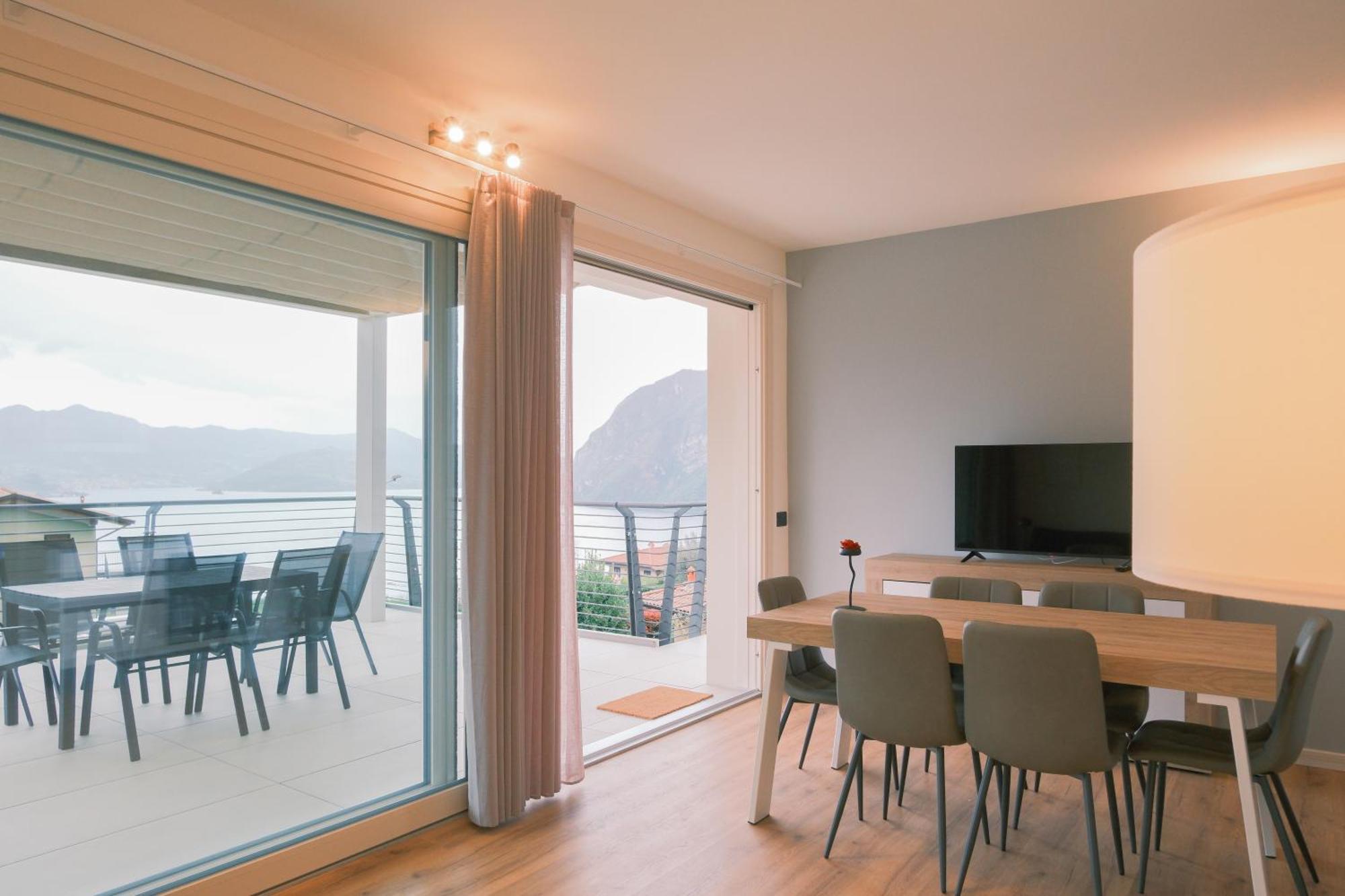Costa Blu - Terrace Overlooking The Lake & Pool Riva di Solto Bagian luar foto