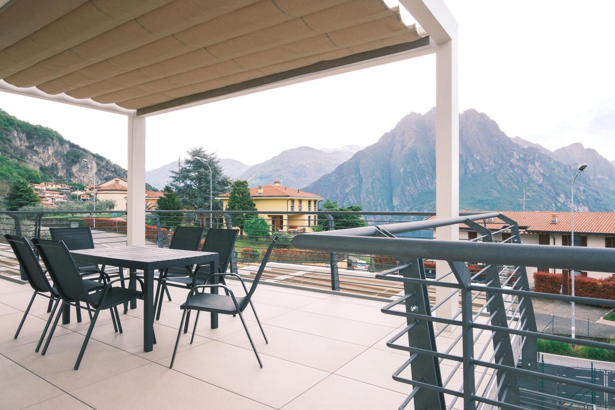 Costa Blu - Terrace Overlooking The Lake & Pool Riva di Solto Bagian luar foto