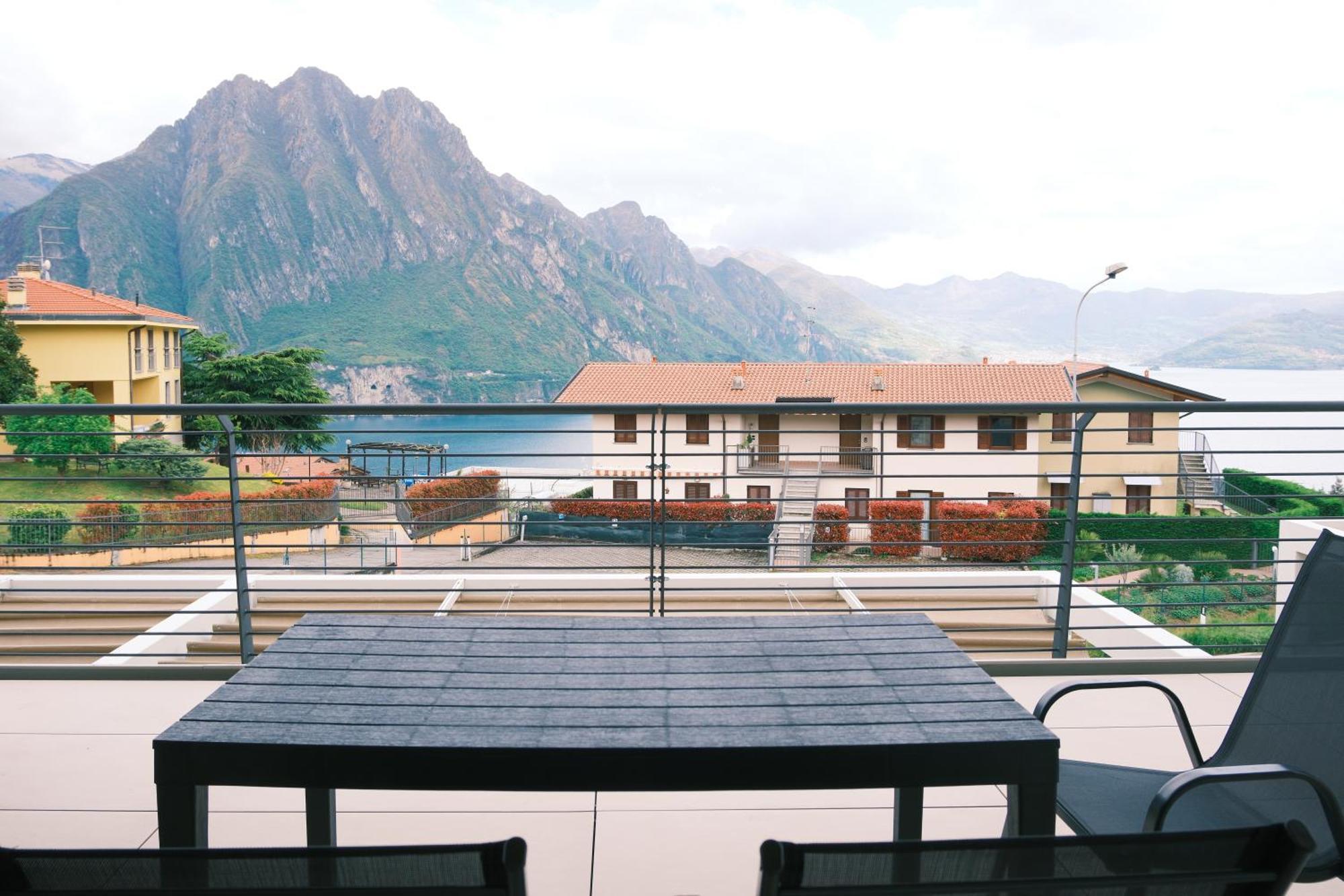 Costa Blu - Terrace Overlooking The Lake & Pool Riva di Solto Bagian luar foto