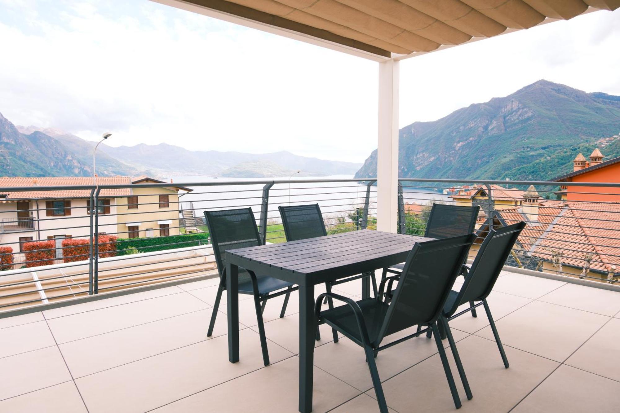 Costa Blu - Terrace Overlooking The Lake & Pool Riva di Solto Bagian luar foto