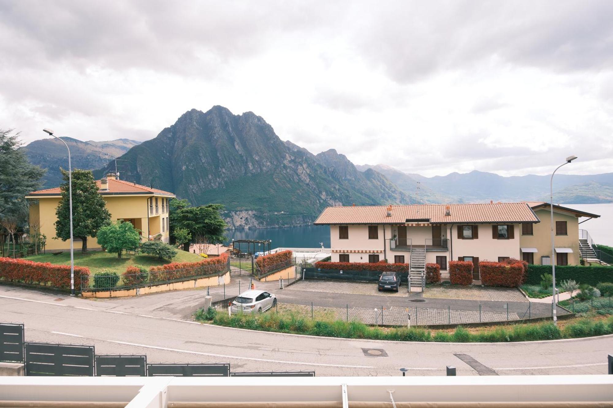 Costa Blu - Terrace Overlooking The Lake & Pool Riva di Solto Bagian luar foto