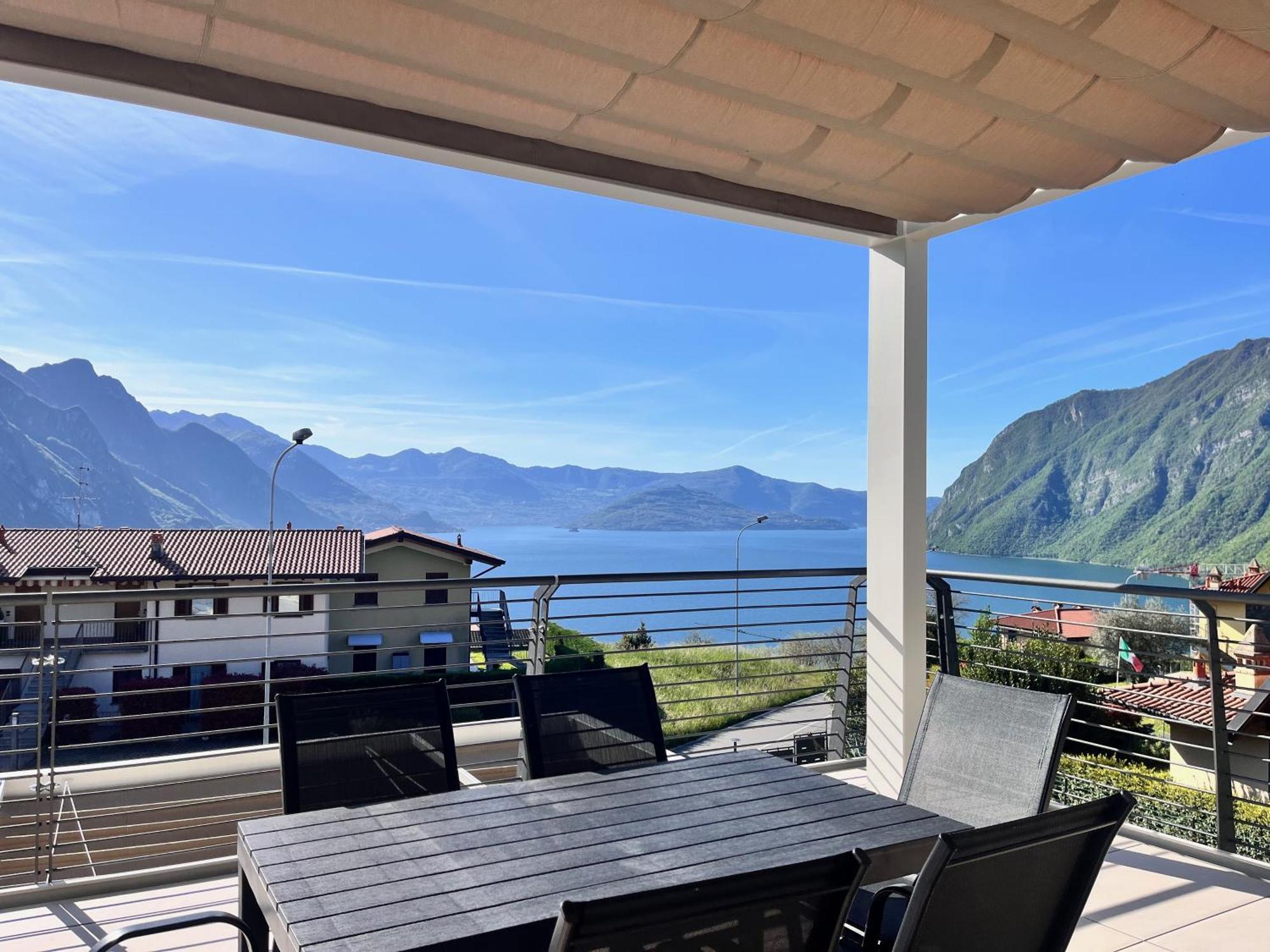 Costa Blu - Terrace Overlooking The Lake & Pool Riva di Solto Bagian luar foto