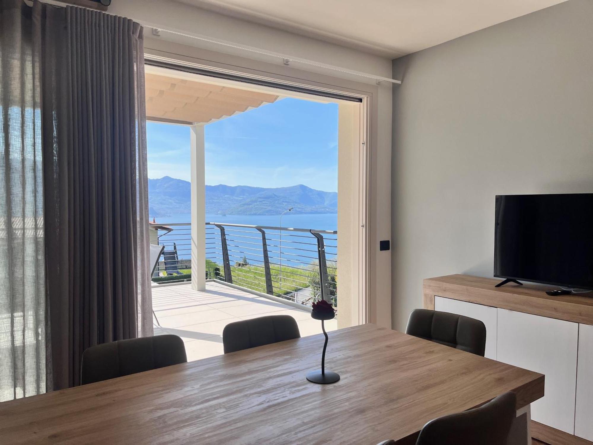 Costa Blu - Terrace Overlooking The Lake & Pool Riva di Solto Bagian luar foto