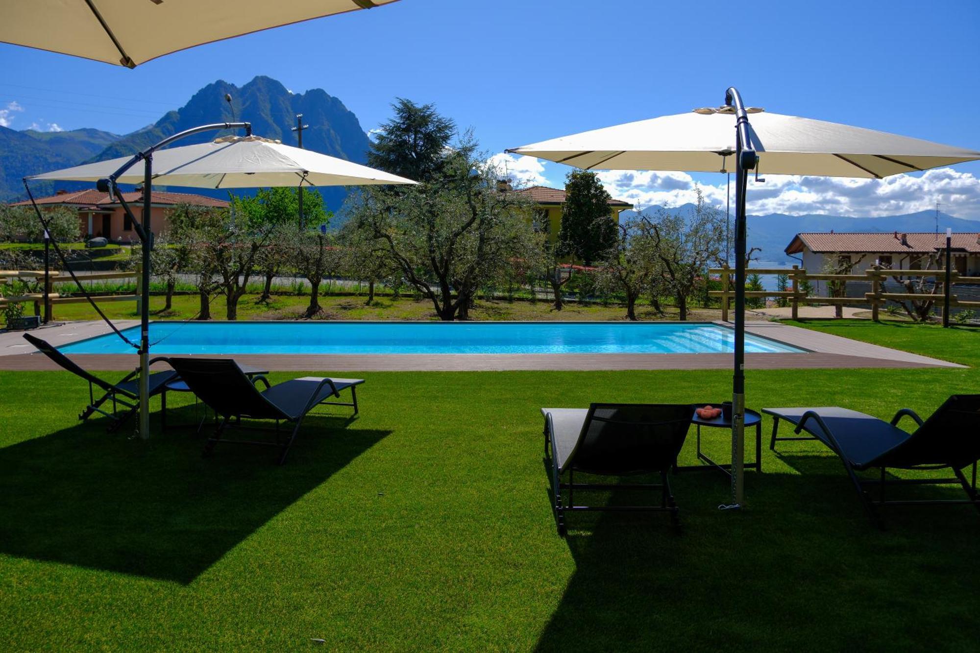 Costa Blu - Terrace Overlooking The Lake & Pool Riva di Solto Bagian luar foto