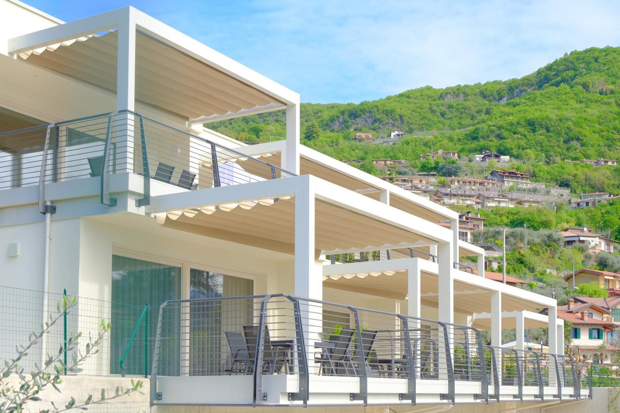 Costa Blu - Terrace Overlooking The Lake & Pool Riva di Solto Bagian luar foto