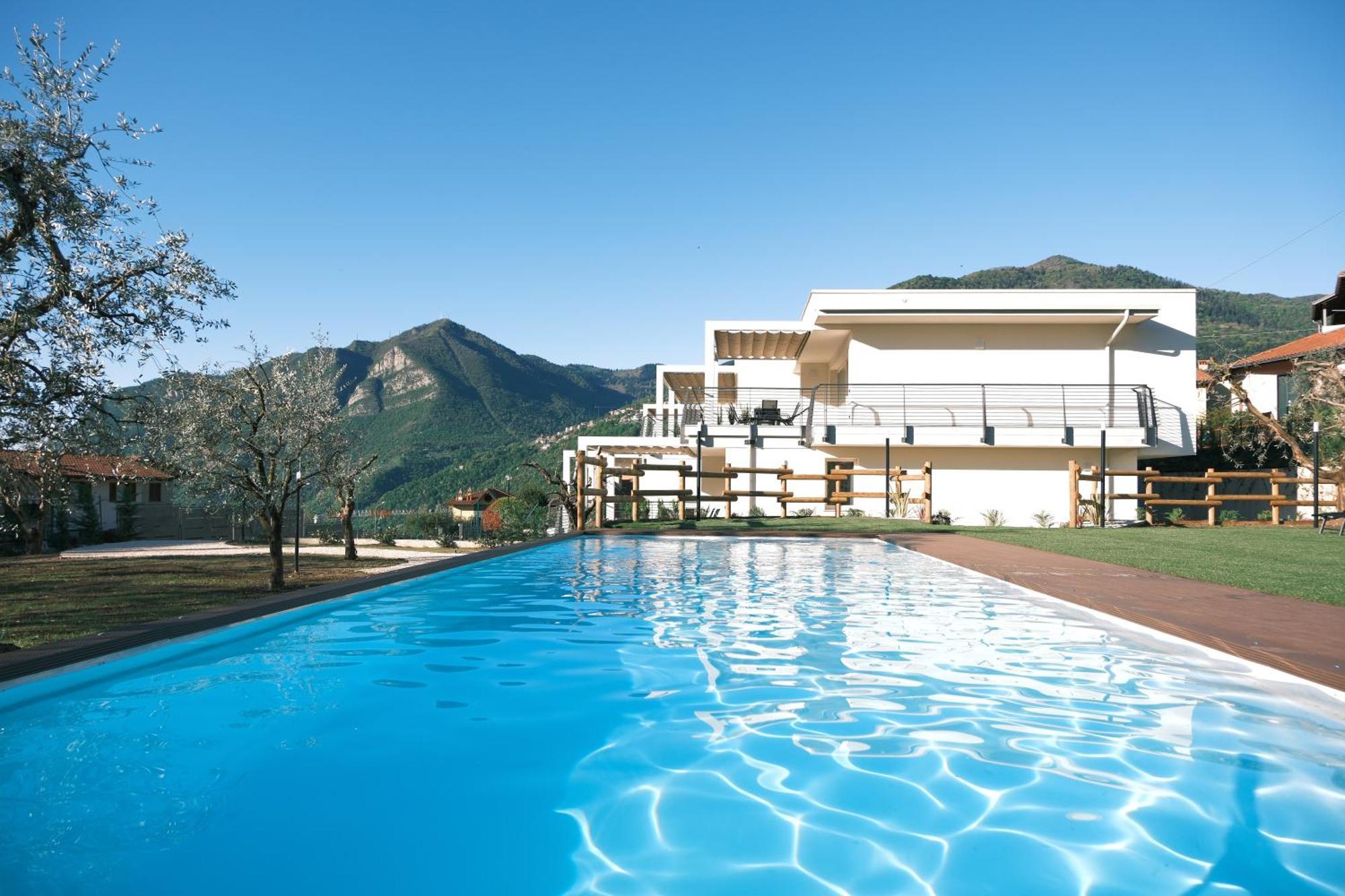 Costa Blu - Terrace Overlooking The Lake & Pool Riva di Solto Bagian luar foto