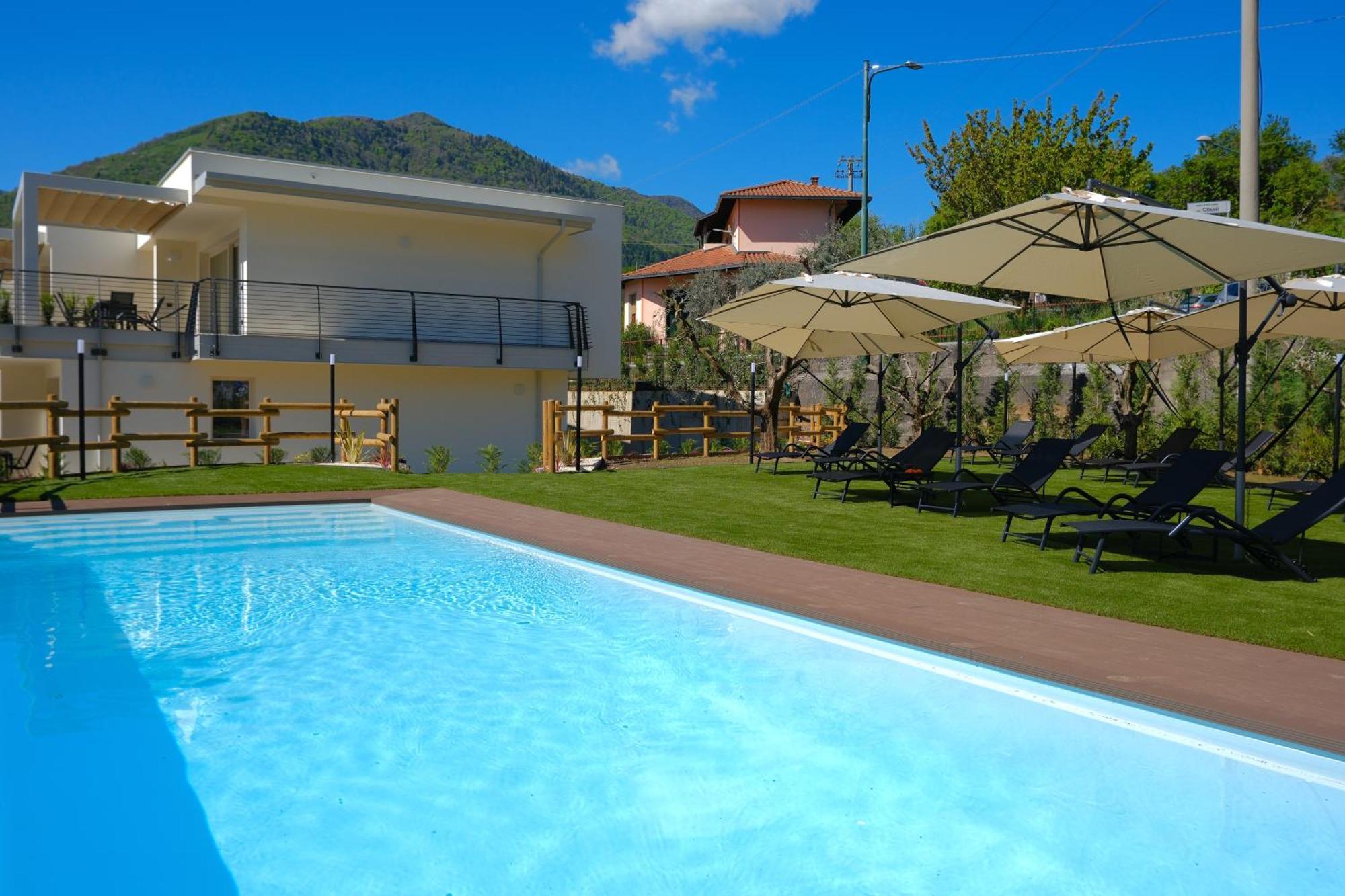 Costa Blu - Terrace Overlooking The Lake & Pool Riva di Solto Bagian luar foto