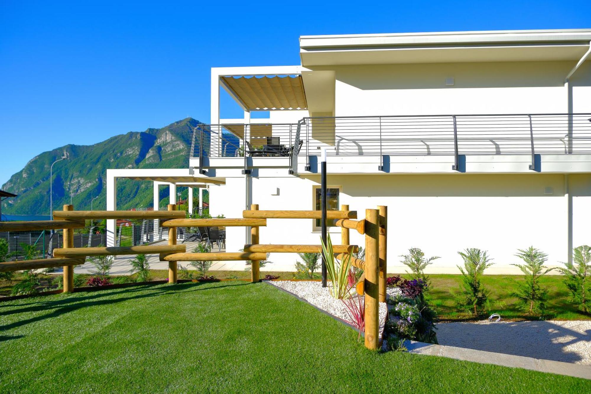 Costa Blu - Terrace Overlooking The Lake & Pool Riva di Solto Bagian luar foto