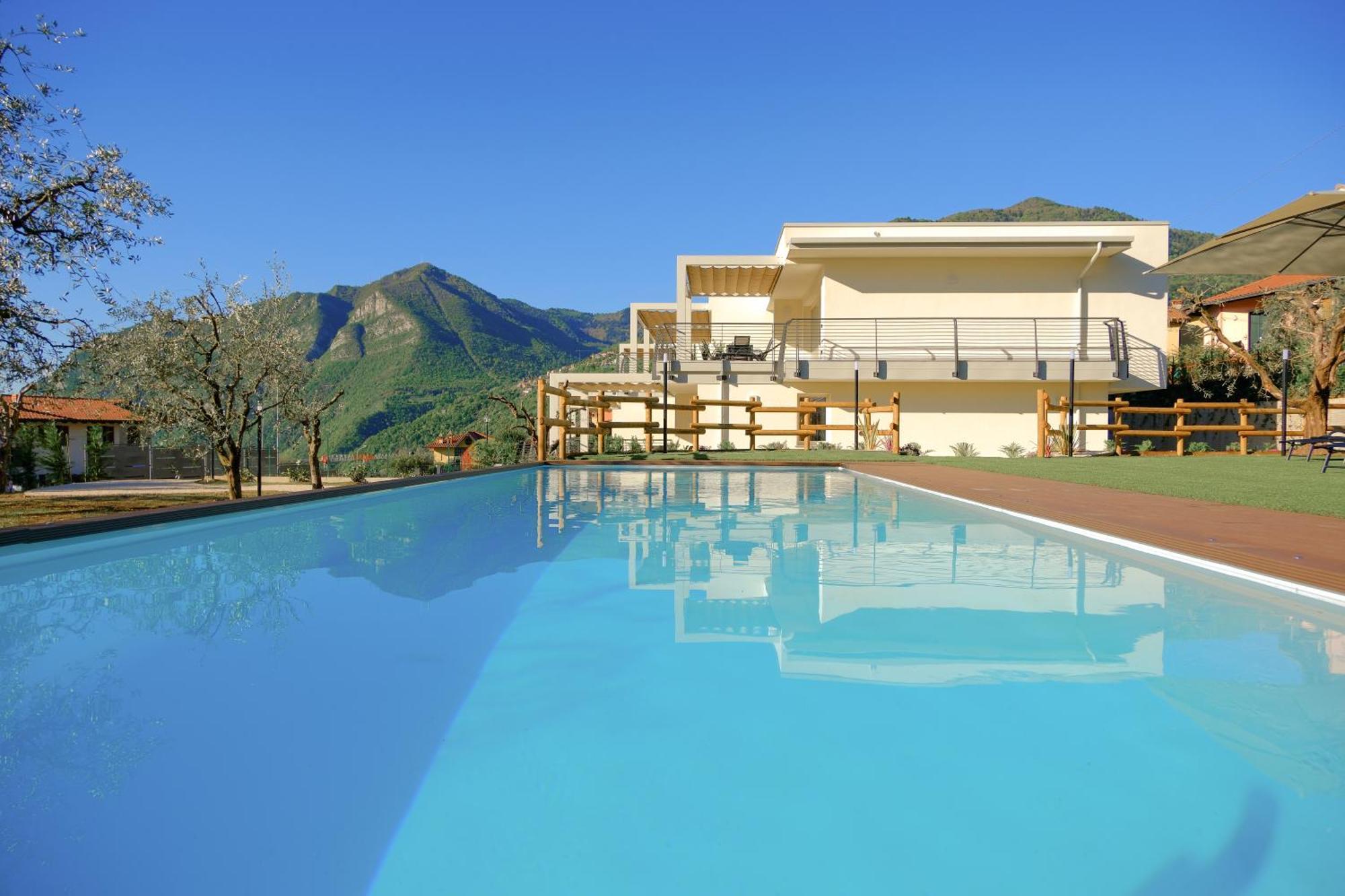 Costa Blu - Terrace Overlooking The Lake & Pool Riva di Solto Bagian luar foto